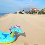 Oasis Cerca De Barcelona